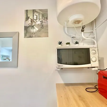 Апартаменты Comfortable Near Marais Aboukir *
